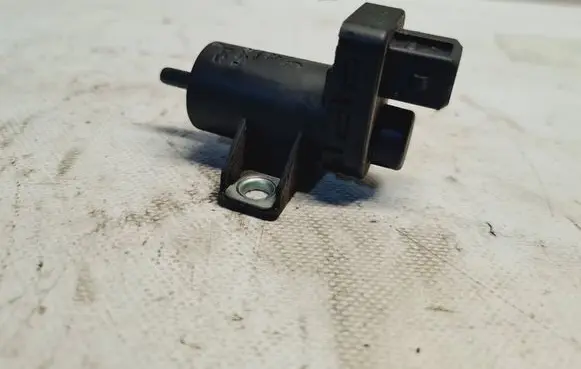 Opel Vivaro Turbo solenoid valve