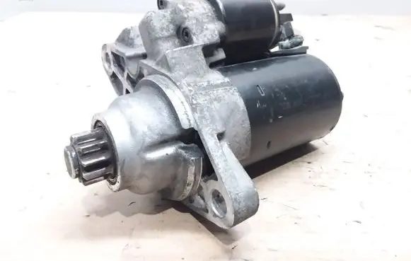 Volkswagen Golf V Starter motor 02T911023R 0001120406