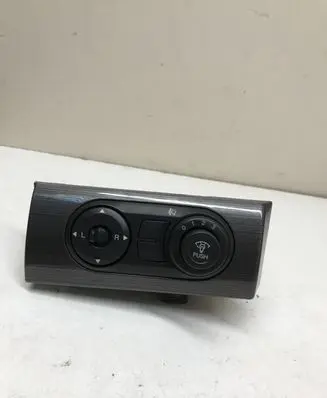 Chevrolet Captiva Wing mirror switch