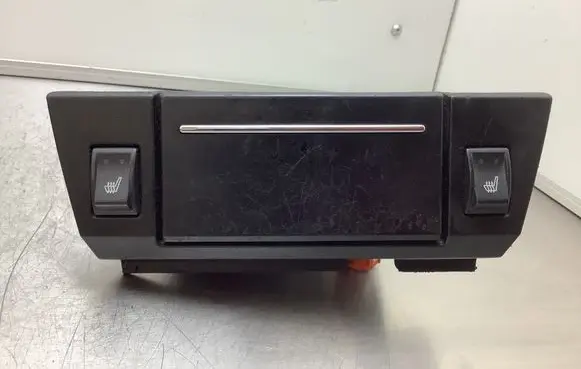 Chrysler 300 - 300C Ashtray (front) 1090080