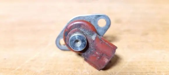 Toyota Corolla E120 E130 Fuel pressure regulator 22100270100 0967100120