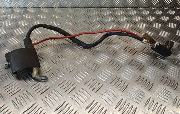 Volkswagen Golf V Positive cable (battery) 