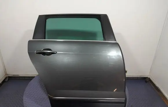 Peugeot 5008 Rear door