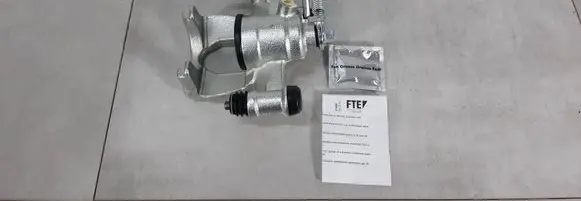 Renault Master III Rear brake caliper 8200735277