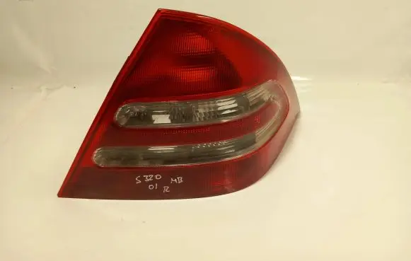 Mercedes-Benz C W203 Rear/tail lights R001B022A01