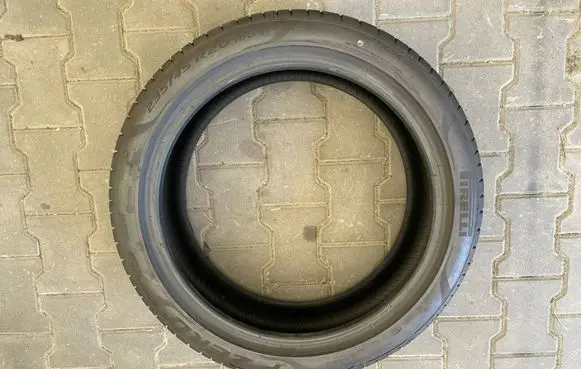 Volvo XC40 R20 summer tire 