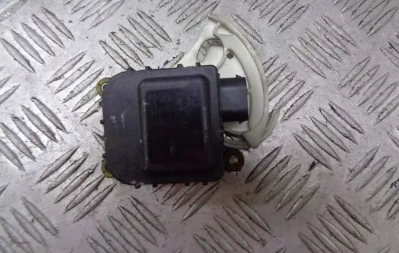Audi A4 S4 B5 8D A/C air flow flap actuator/motor 8D1820511E