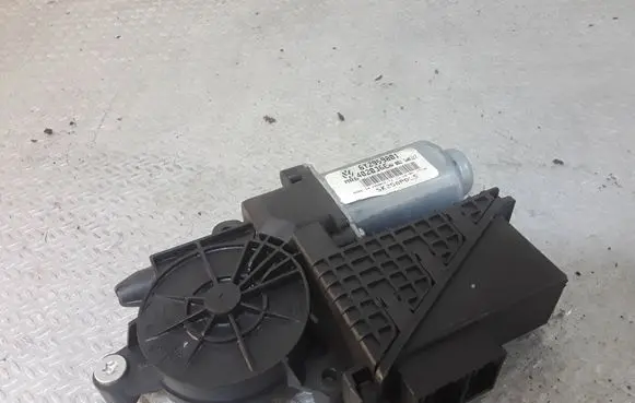 Skoda Roomster (5J) Front door window regulator motor 6Y2959801