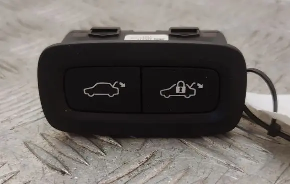 Volvo XC90 Tailgate/trunk/boot open switch 31674801