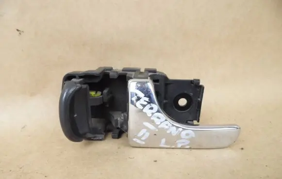 Nissan Terrano Front door interior handle 