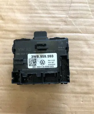 Volkswagen PASSAT B9 Door control unit/module 3WB959593