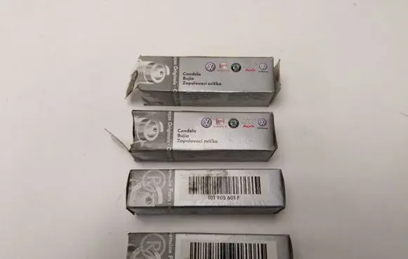 Volkswagen Touran I Glow plug 101905601F
