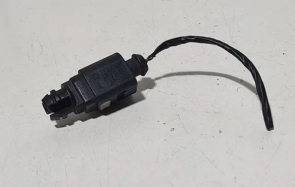 Volkswagen Tiguan Outside/exterior temperature sensor 8Z0820535