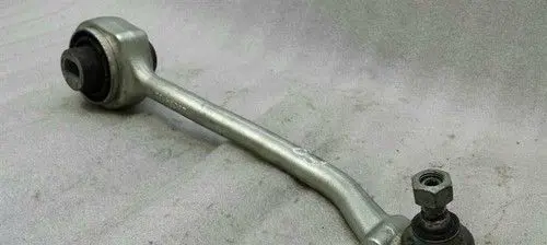 Mercedes-Benz SLK R171 Front lower control arm/wishbone A2043302011