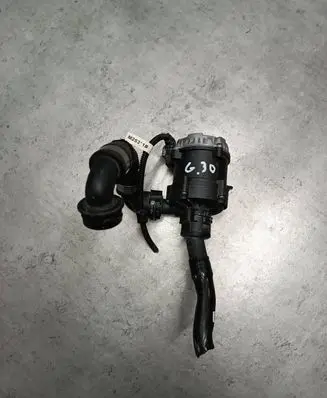 BMW 5 G30 G31 Engine coolant pipe/hose 8638237