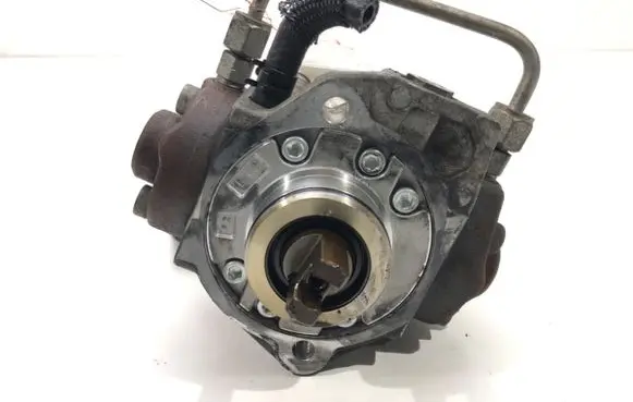 Toyota Avensis T270 Fuel injection high pressure pump 221000R040