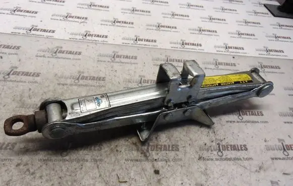 Toyota Corolla Verso E121 Lift Jack 0911120110