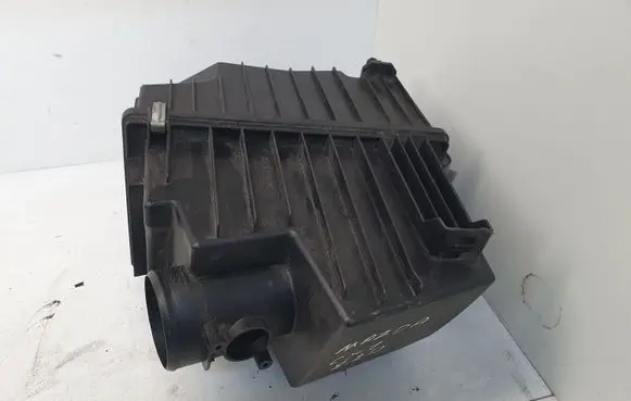 Mazda CX-7 Air filter box R2AX13Z02