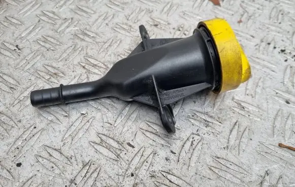 Renault Scenic III - Grand scenic III Oil fill pipe 152590001R