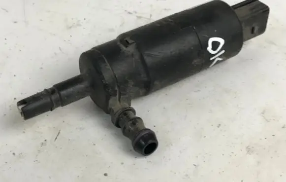 BMW X5 E70 Windshield washer spray nozzle 8377430 13264010 001004