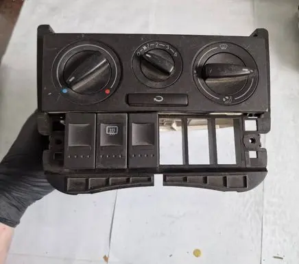 Volkswagen Polo III 6N 6N2 6NF Climate control unit 1J0819045F 657836A11 901511200000