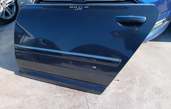 Audi A8 S8 D3 4E Rear door