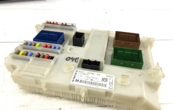 Volvo XC60 Fuse module 31327995AA BG9T14C256HA