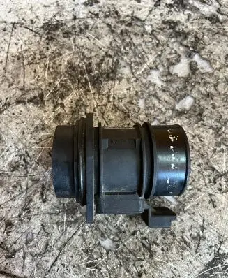 Renault Megane I Mass air flow meter 7700314057 5WK9609 H7700314669