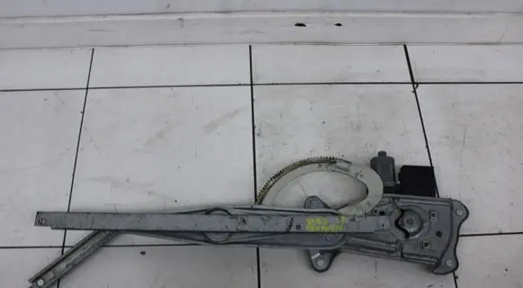 Renault Megane III Front door window regulator with motor 