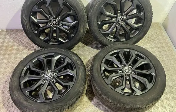 Toyota Yaris Cross R17 alloy rim 