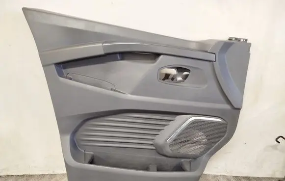 Renault Trafic III (X82) Front door card panel trim 809011847R 809016398R 2539897X