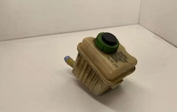 Volkswagen Touareg II Power steering fluid tank/reservoir 7L6422371 7L6422373 7L6422371E