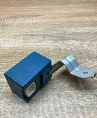Toyota Prius (XW20) ABS relay 8594047010 0521003082