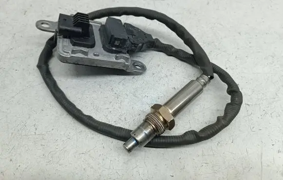 Mercedes-Benz E W213 Lambda probe sensor 0009058111 SNS1006 A0009058111