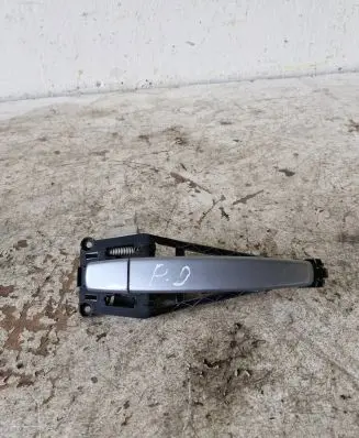 Opel Astra H Front door exterior handle