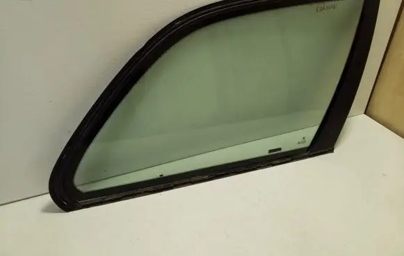 BMW 5 E39 Rear side window