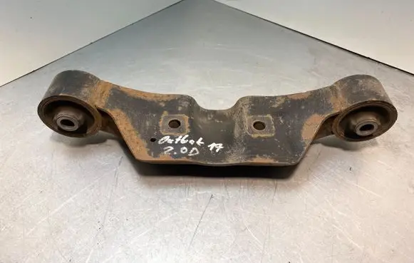 Subaru Outback (BS) Rear differential/diff mount bracket 