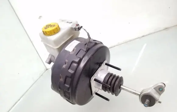Jaguar XJ X351 Brake booster AW932B195CA