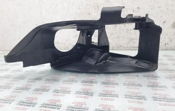 Audi Q7 4L Headlight/headlamp mounting bracket 
