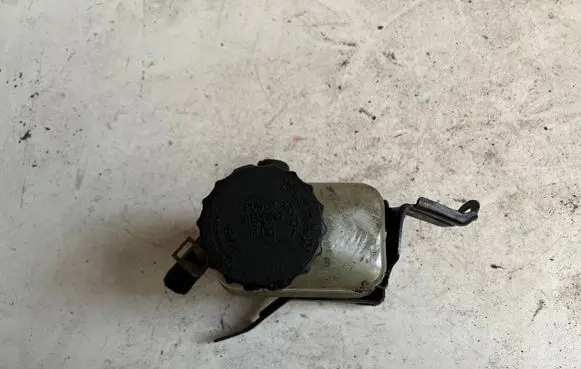 Toyota Corolla E100 Power steering fluid tank/reservoir