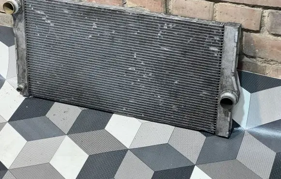 BMW 5 F10 F11 Coolant radiator 8509176