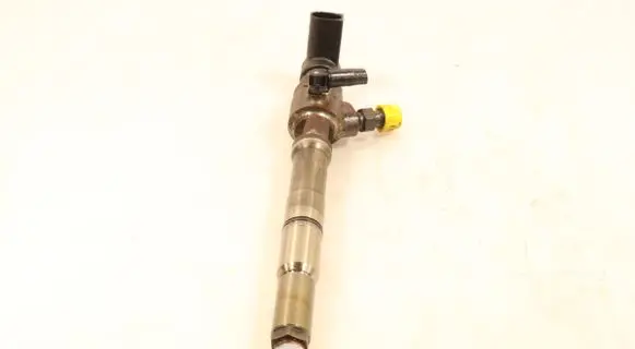 Skoda Fabia Mk2 (5J) Fuel injector 03L130277B