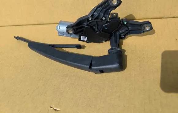 Ford Escape IV Rear window wiper mechanism DS7317404BA W000066951 C482C483