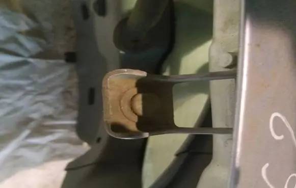 Tailgate/trunk/boot hinge