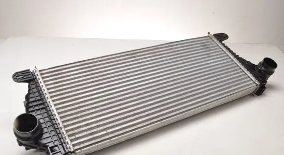 Opel Insignia B Intercooler radiator 84208076