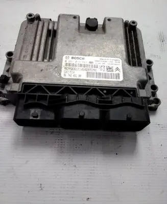 Peugeot 207 Engine control unit/module 9674245180 0281015847