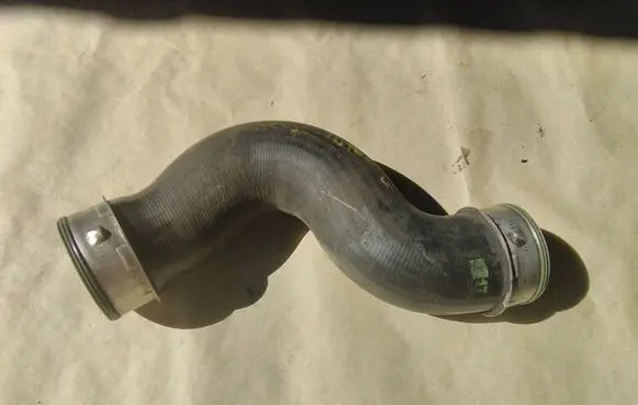 Volkswagen Golf V Intercooler hose/pipe 1K0145832E