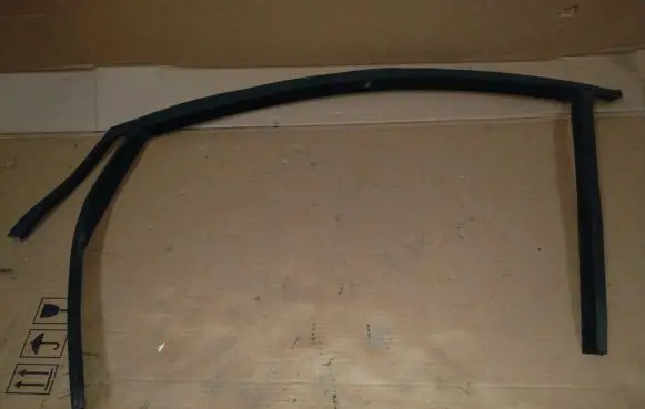 Ford Grand C-MAX Rubber seal front door window/glass AM51U21511