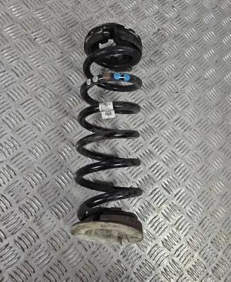 Land Rover Evoque II Rear coil spring K8D25B749EB