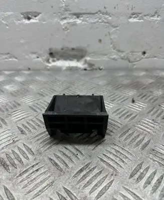 BMW X5 E70 Radiator mount bracket 7533537